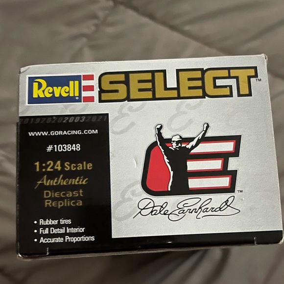 🤍Dale Earnhardt🤍Tribute Diecast Collectable🤍 - Picture 6 of 6